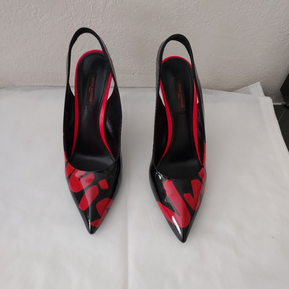 Louis Vuitton sling back patent leather black and fuschia pumps